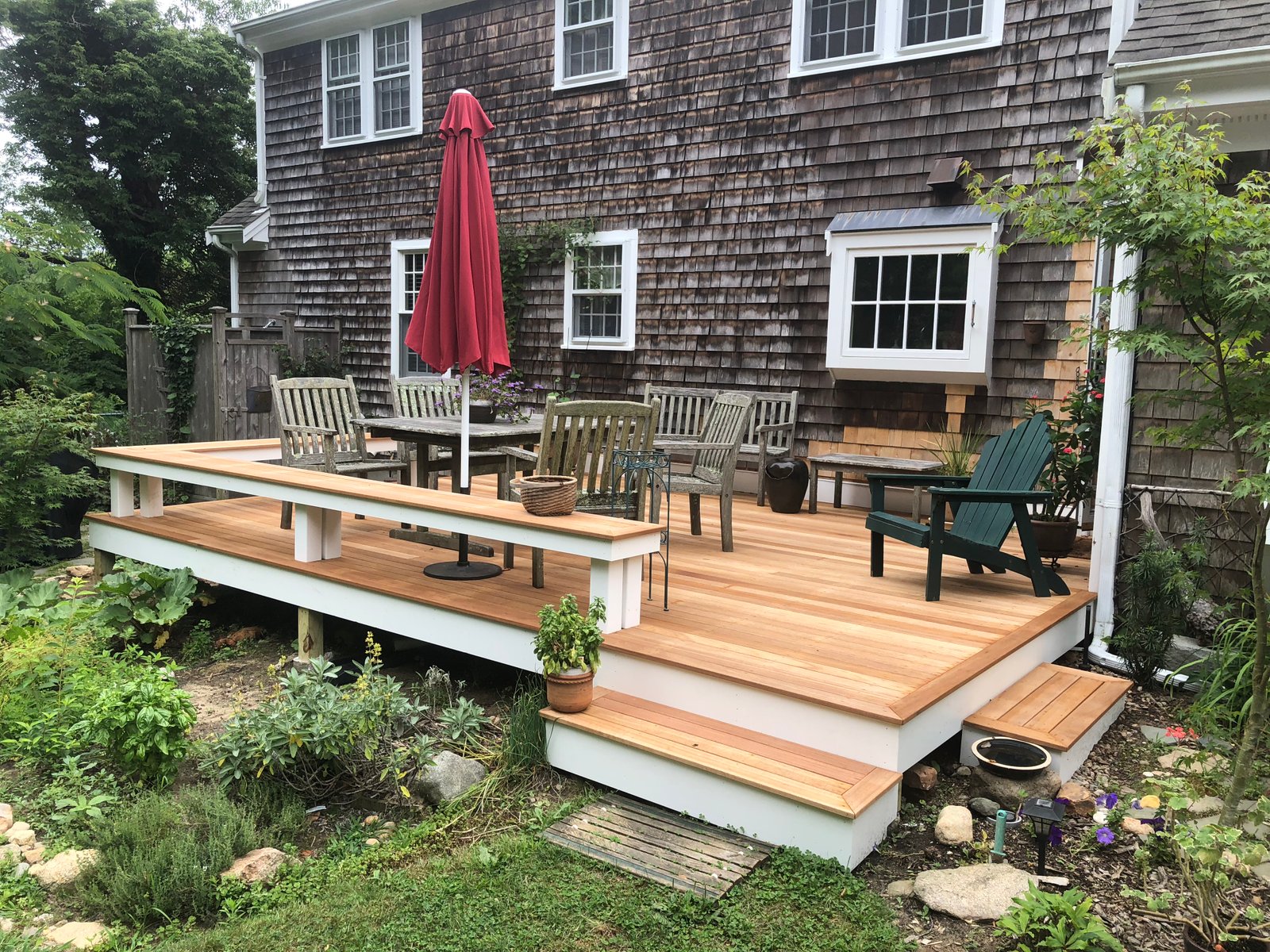 Moms Mahogany Deck 
